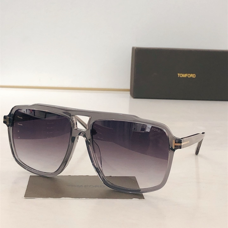 TOM FORD